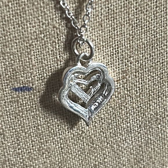 Elegant Silver Heart Pendant Necklace - Picture 3 of 3